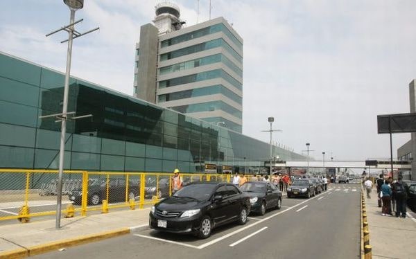 Taxi Aeropuerto Trujillo Carlos Martinez de Pinillos - Platinium VIP